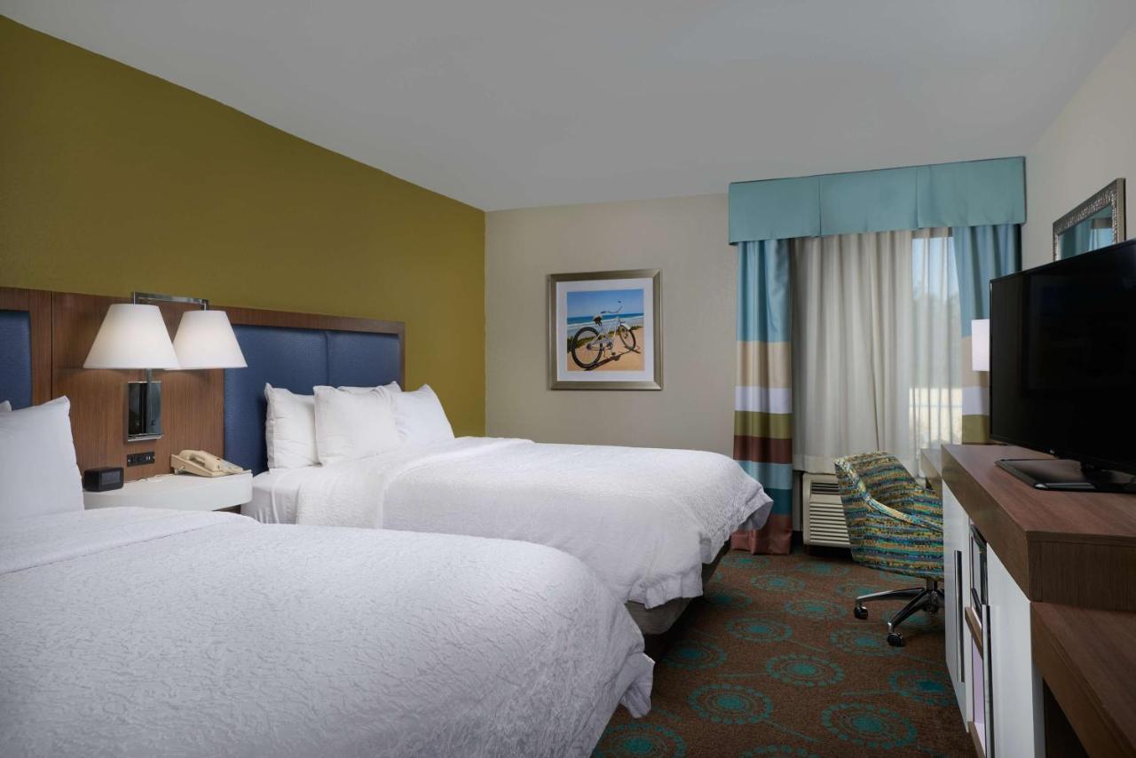 Queen Room - Non-Smoking at Hampton Inn Goldsboro NC
