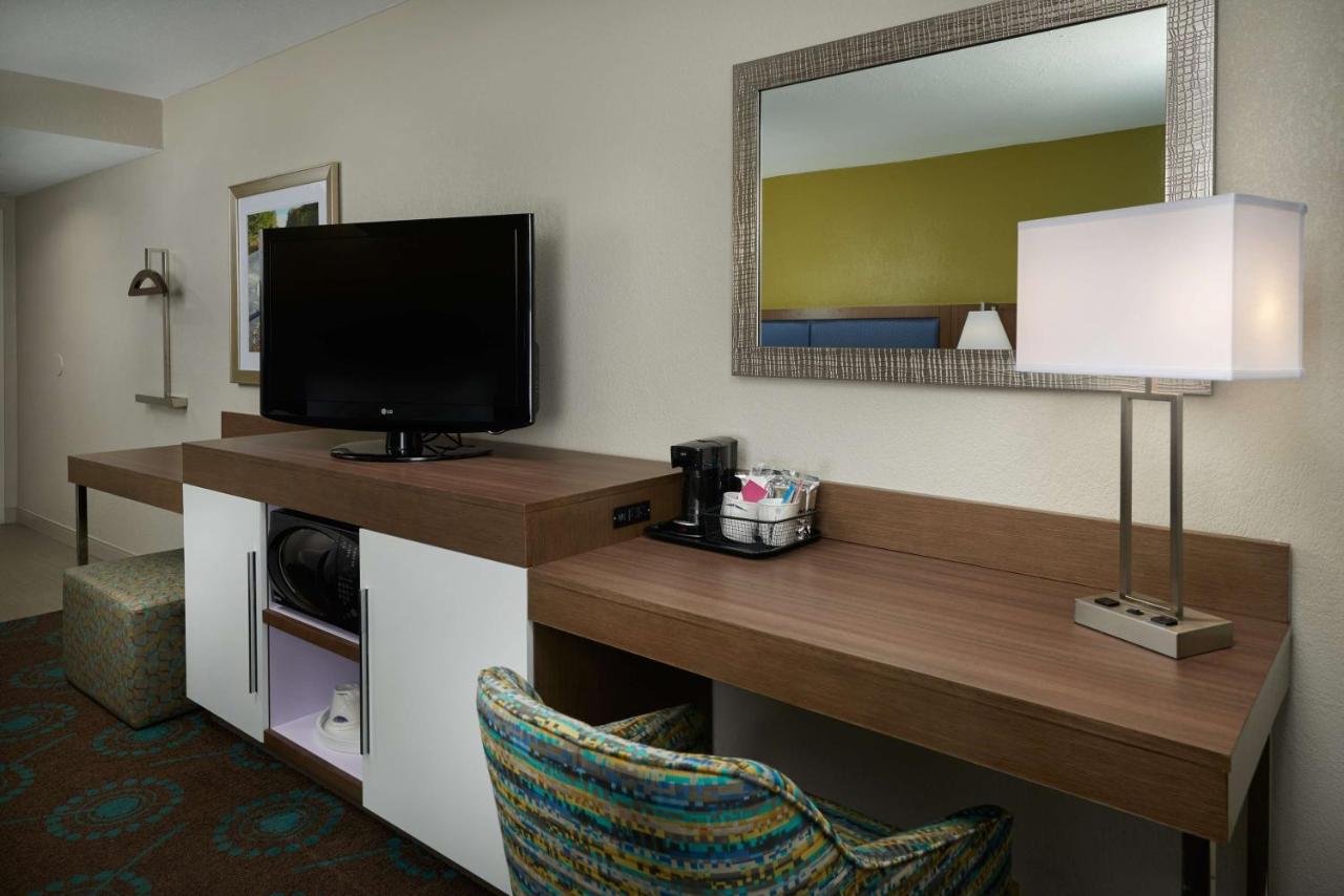 King Study with Sofa Bed - Non-Smoking at Hampton Inn Goldsboro NC