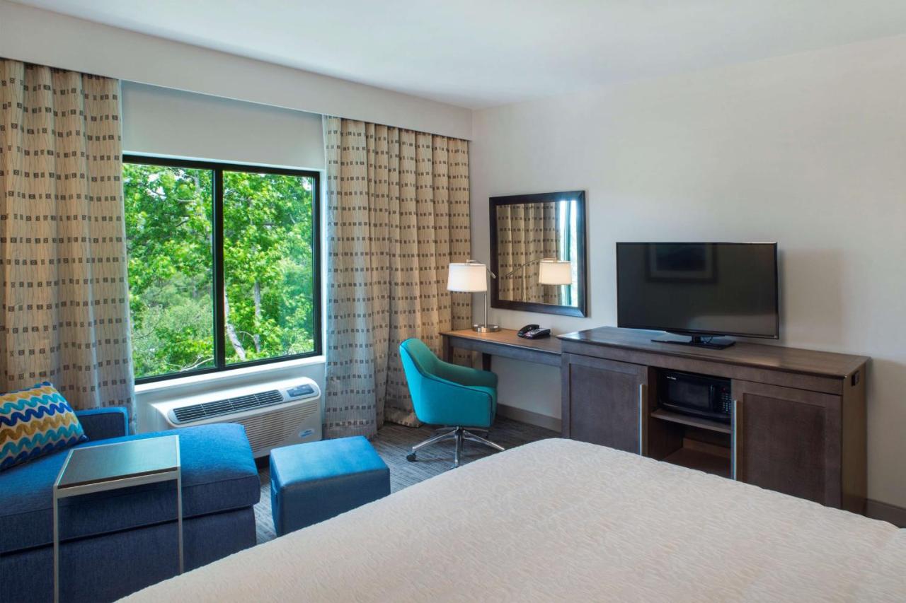 King Room - Hearing Accessible/Non-Smoking at Hampton Inn Gulf Shores
