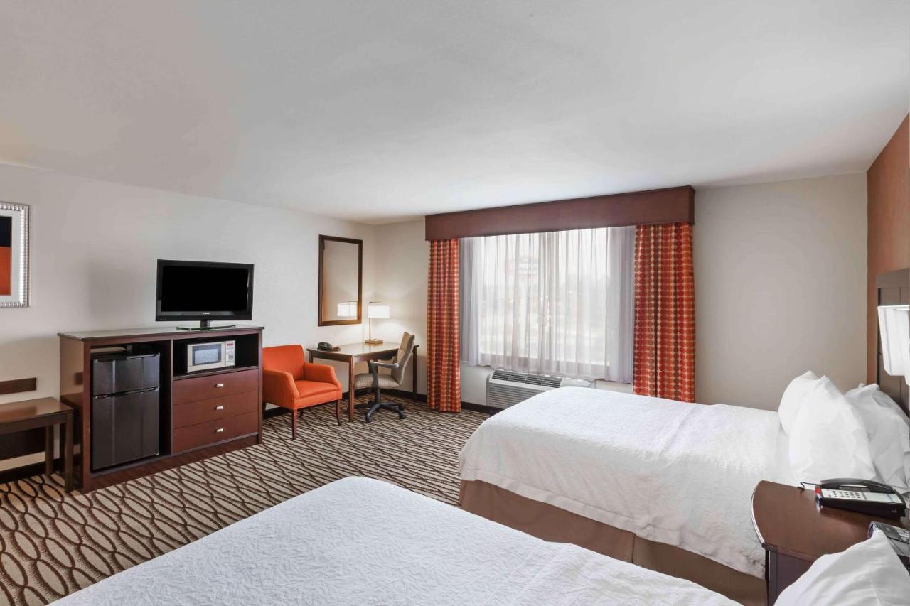 Queen Room with Two Queen Beds - Disability Access at Hampton Inn & Suites Morgan City