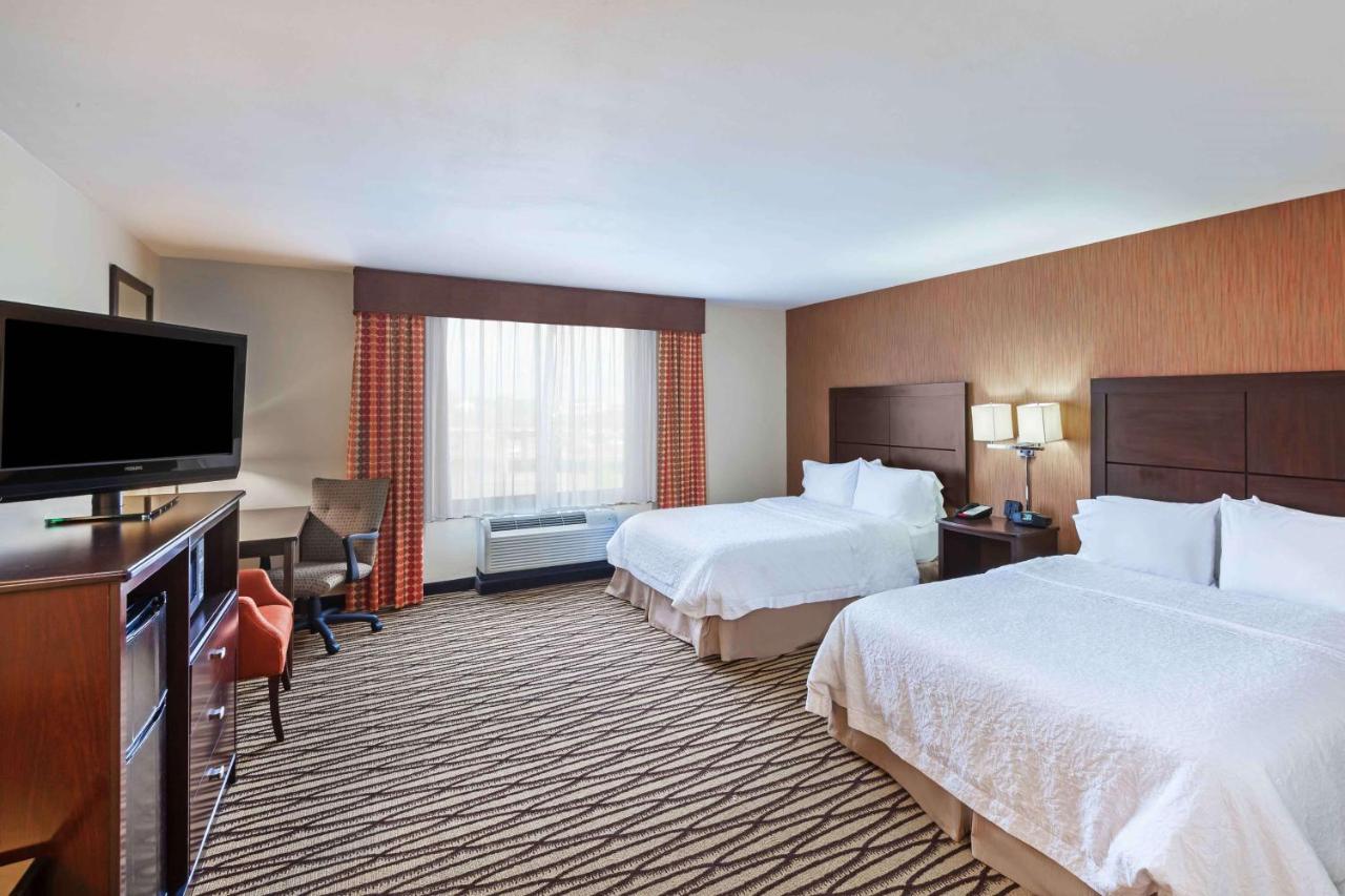 Queen Room with Two Queen Beds - Disability Access at Hampton Inn & Suites Morgan City