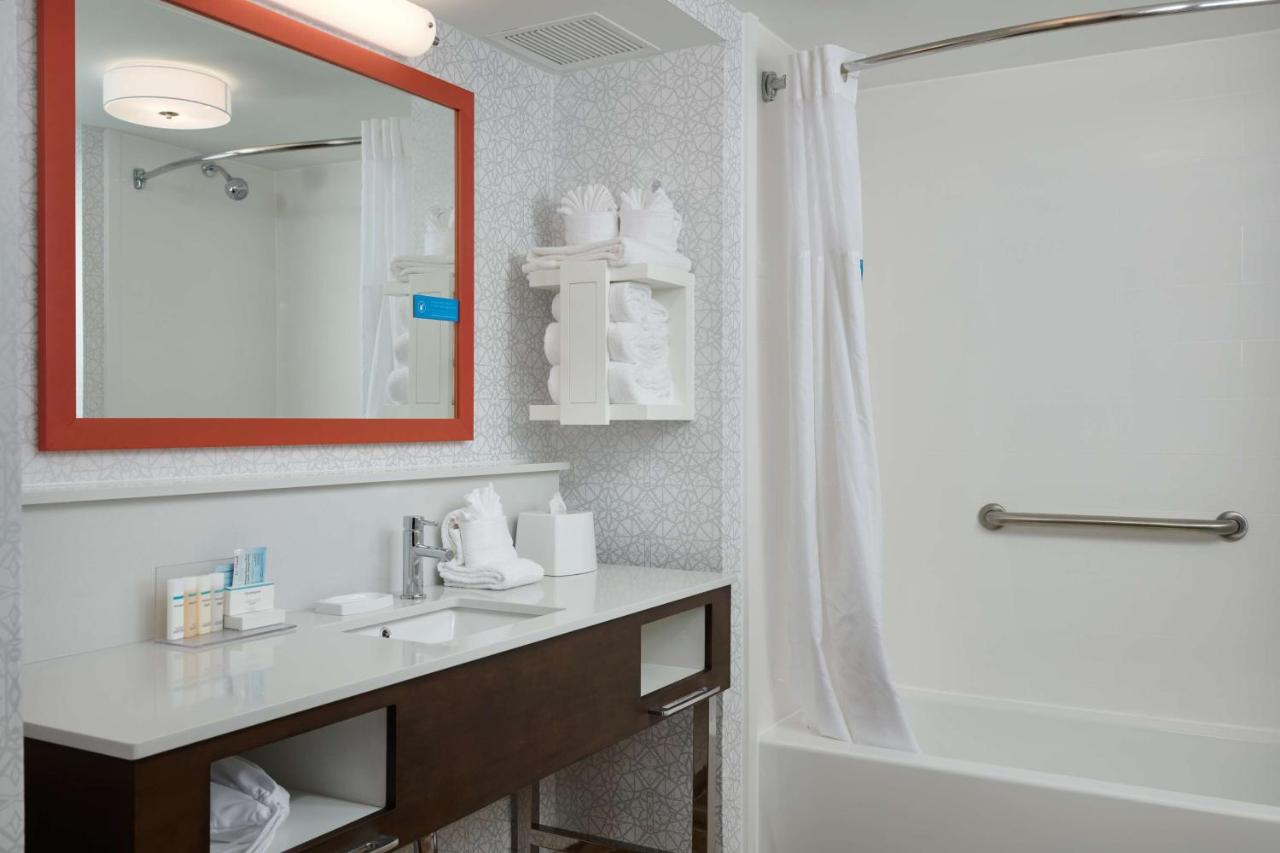 King Room - Non-Smoking at Hampton Inn Wilmington-Medical Park