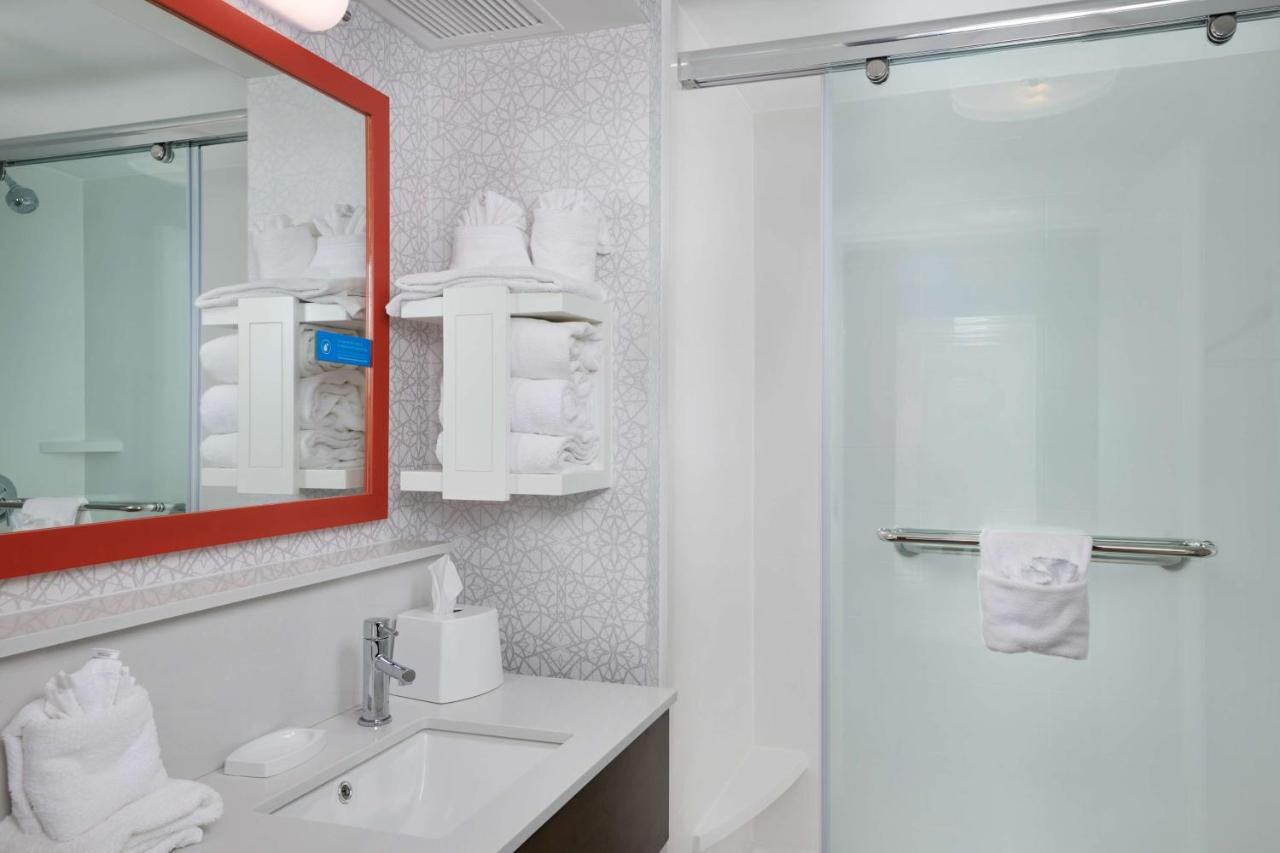 King Room with Refrigerator - Non-Smoking at Hampton Inn Wilmington-Medical Park