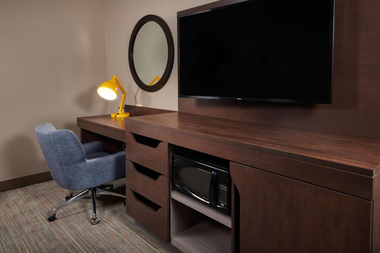 King Room with Sofa Bed - Non-Smoking at Hampton Inn Wilmington-Medical Park