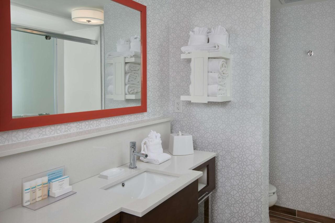 King Room with Sofa Bed - Non-Smoking at Hampton Inn Wilmington-Medical Park