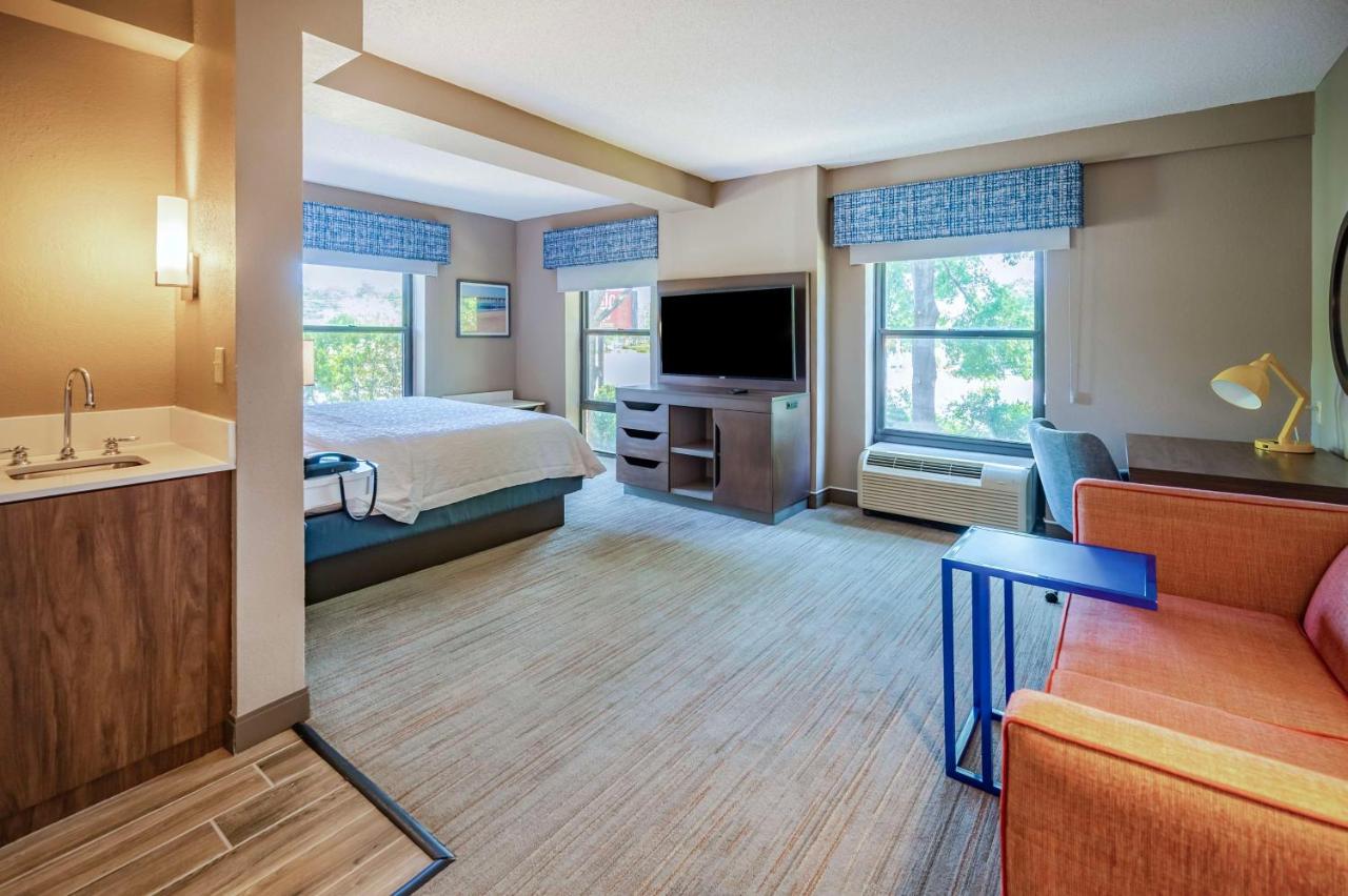 King Room - Non-Smoking at Hampton Inn Wilmington-Medical Park