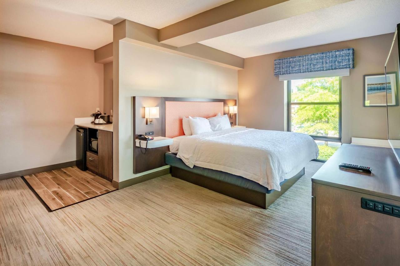 King Room - Non-Smoking at Hampton Inn Wilmington-Medical Park