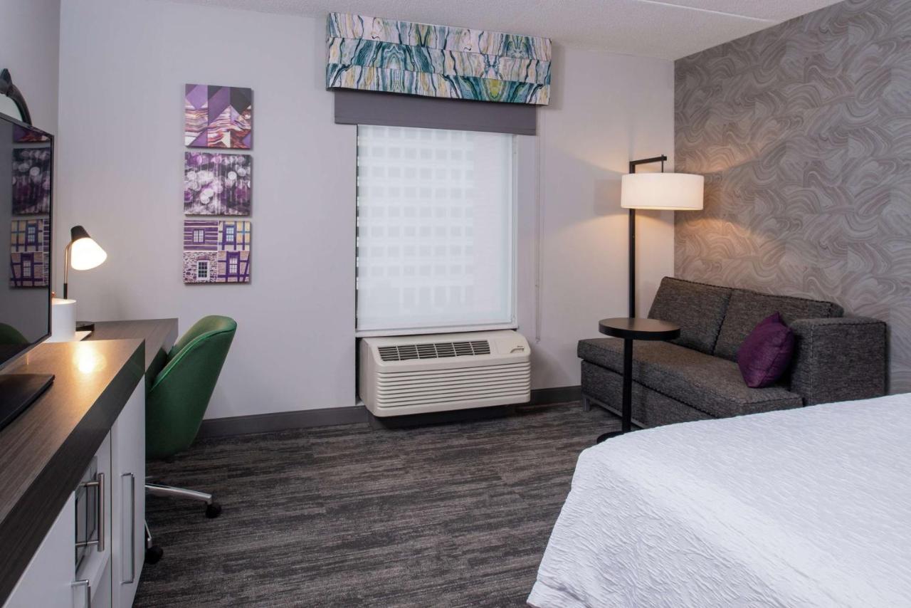 King Room at Hampton Inn & Suites Winston-Salem Downtown