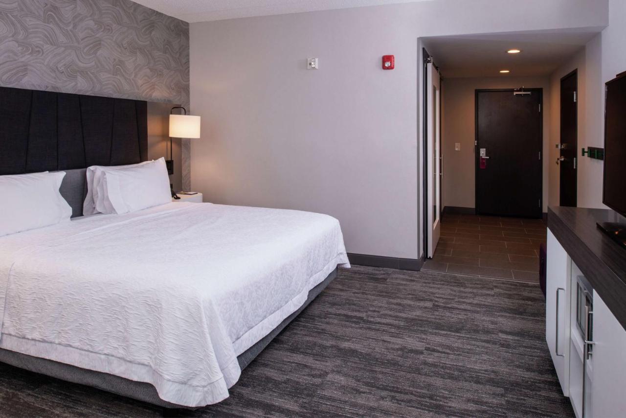 King Room with Roll in Shower - Mobility Accessible/Non-Smoking at Hampton Inn & Suites Winston-Salem Downtown