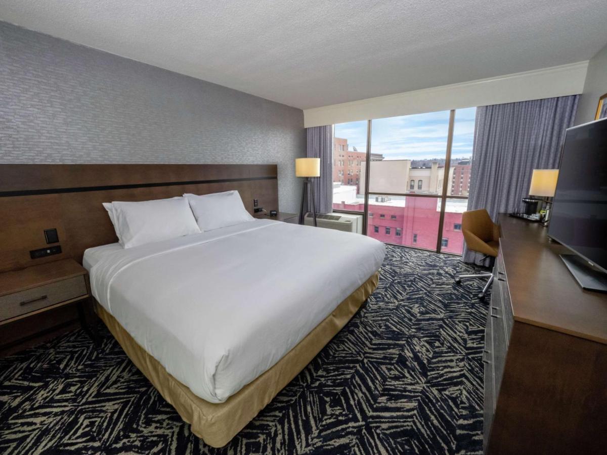 Two Room King Suite at DoubleTree by Hilton Jamestown