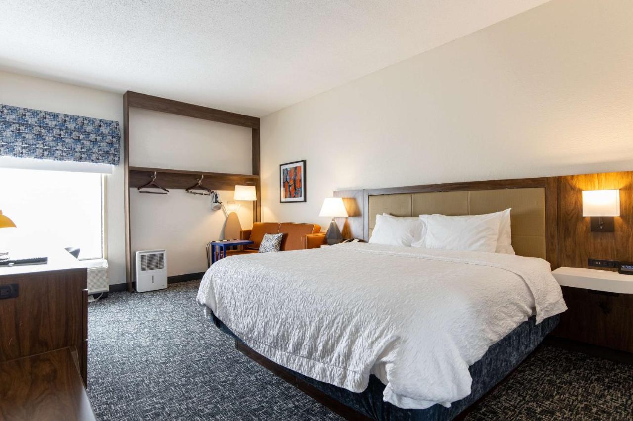 King Room - Non-Smoking at Hampton Inn by Hilton of Kuttawa/Eddyville