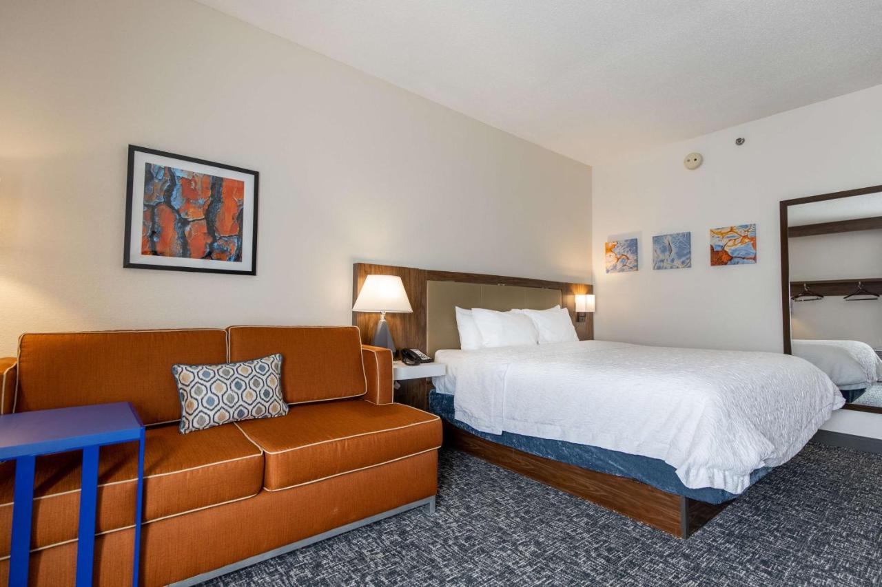 King Room - Non-Smoking at Hampton Inn by Hilton of Kuttawa/Eddyville