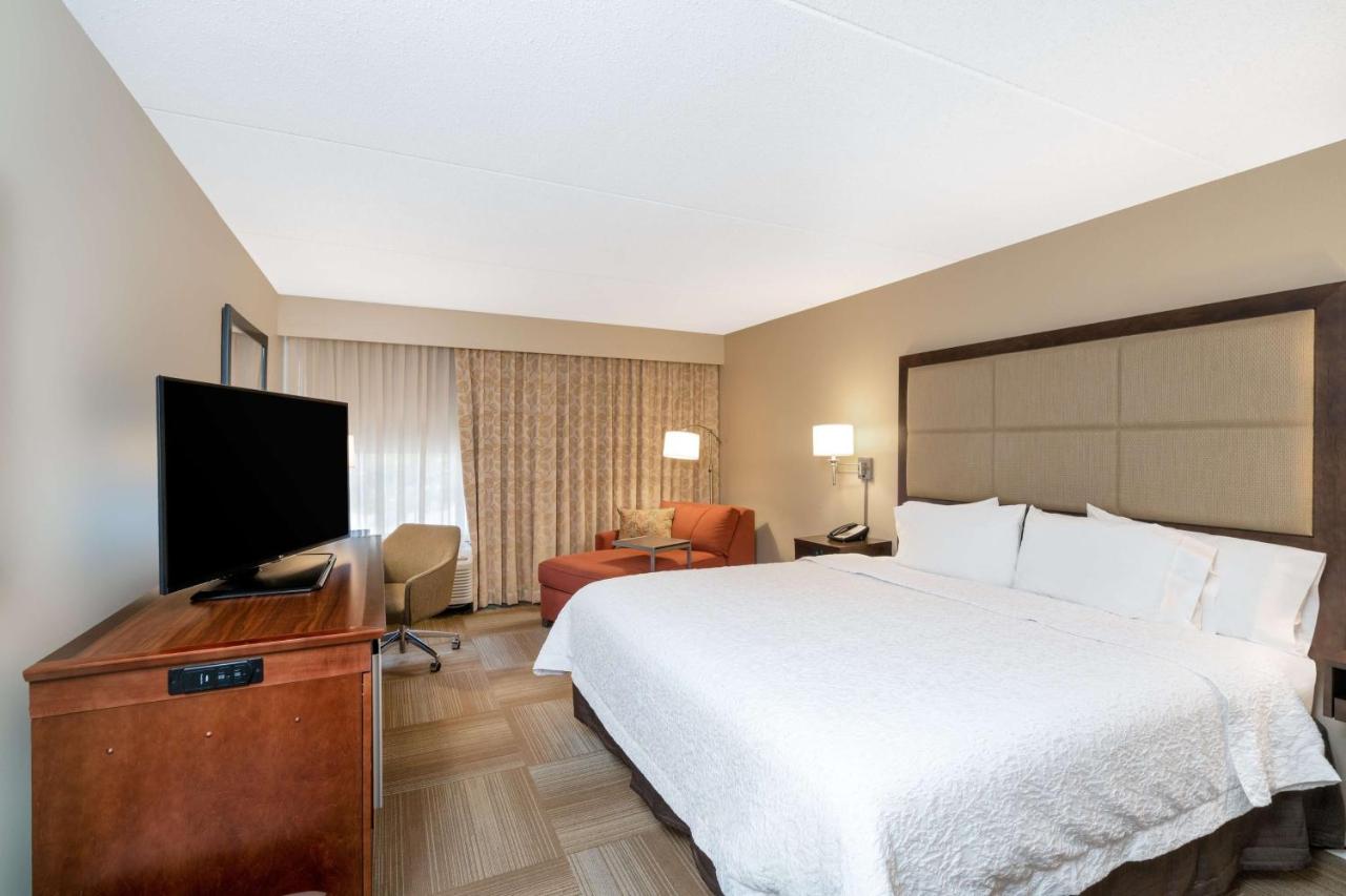  King Room - Hearing Accessible at Hampton Inn Lafayette