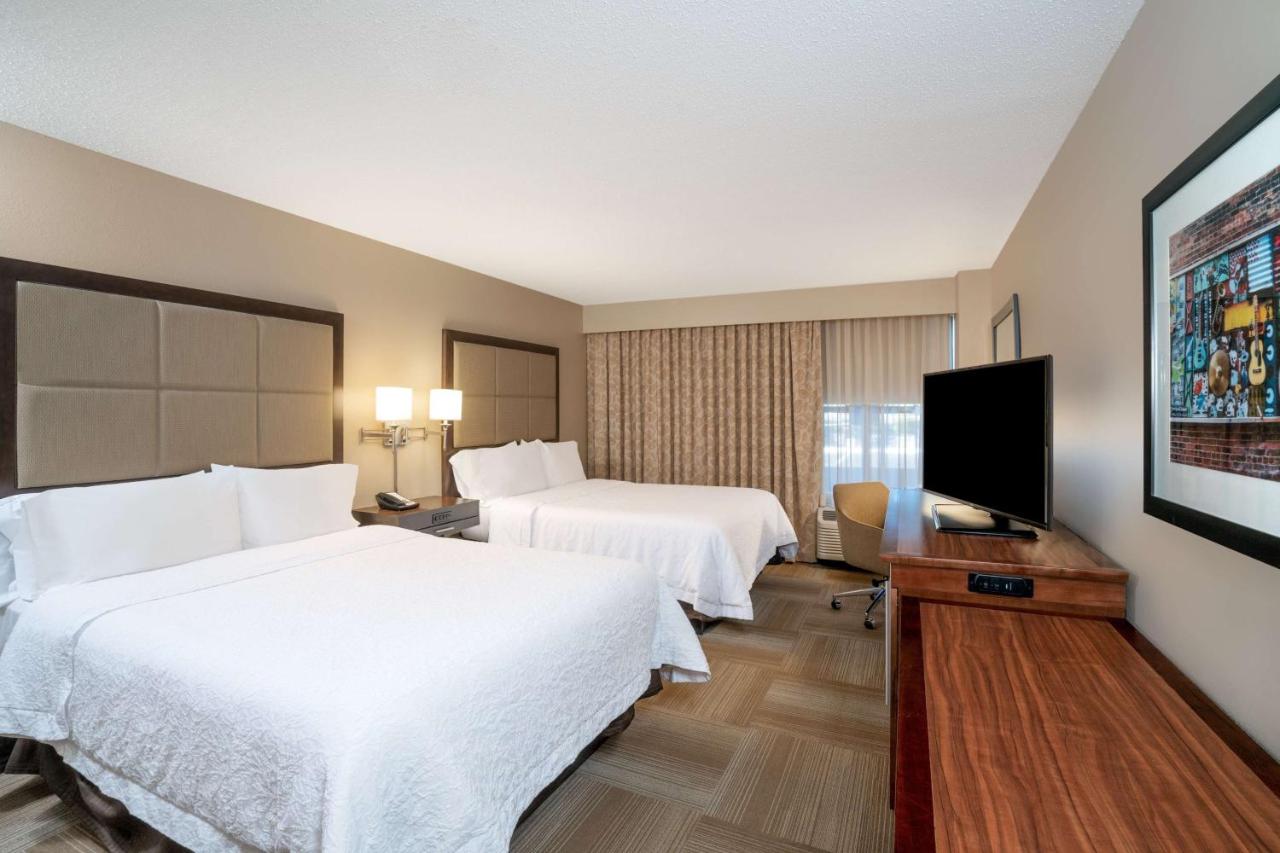 Queen Room with Two Queen Beds - Hearing Accessible at Hampton Inn Lafayette