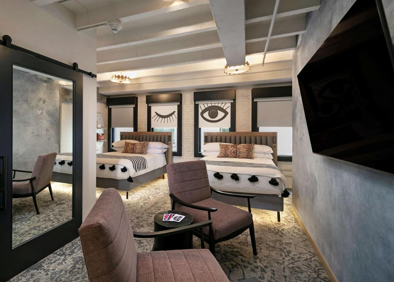 Queen Studio with Bath Tub - Mobility Accessible at The Wayfarer Downtown LA, Tapestry Collection by Hilton