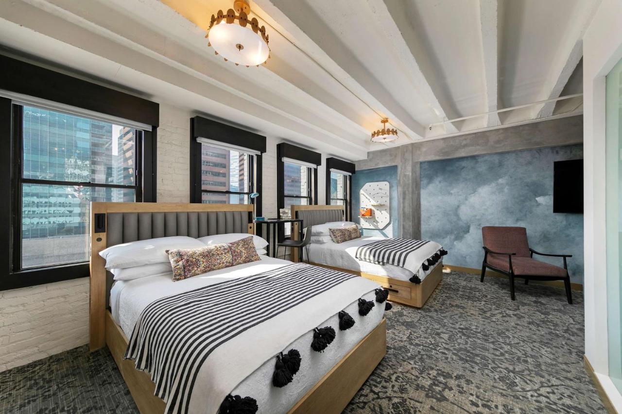 Queen Studio with Bath Tub - Mobility Accessible at The Wayfarer Downtown LA, Tapestry Collection by Hilton