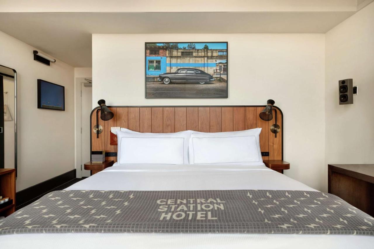 Deluxe King Room with Sofa Bed at The Central Station Memphis, Curio Collection by Hilton