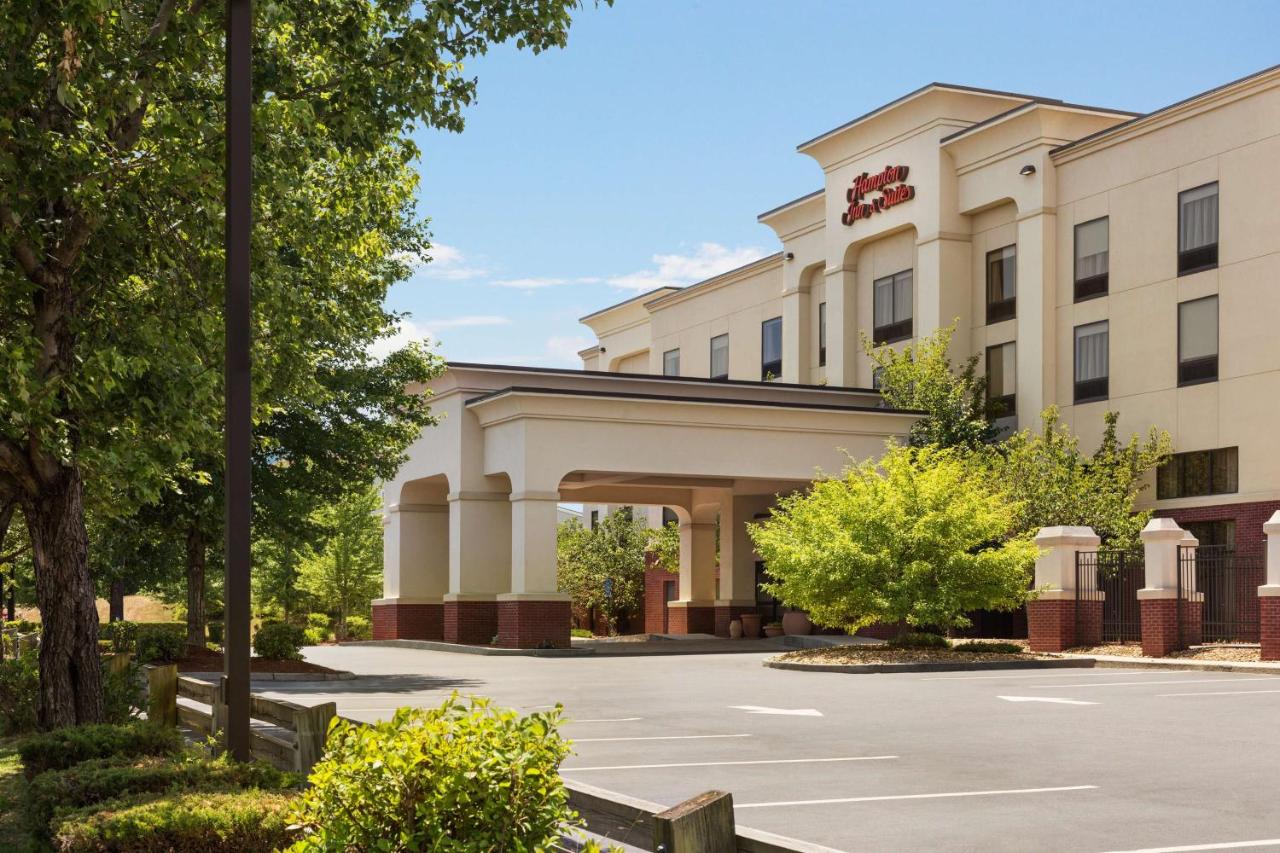 | Hampton Inn & Suites by Hilton Manchester Bedford