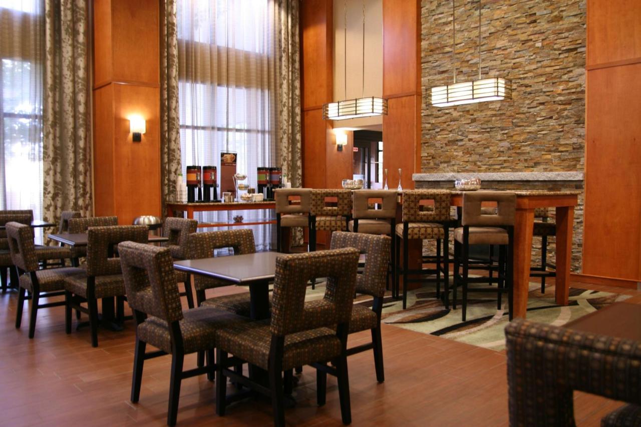 | Hampton Inn & Suites by Hilton Manchester Bedford