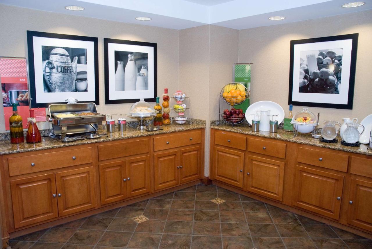 | Hampton Inn & Suites by Hilton Manchester Bedford