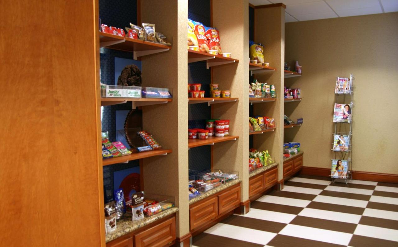 | Hampton Inn & Suites by Hilton Manchester Bedford