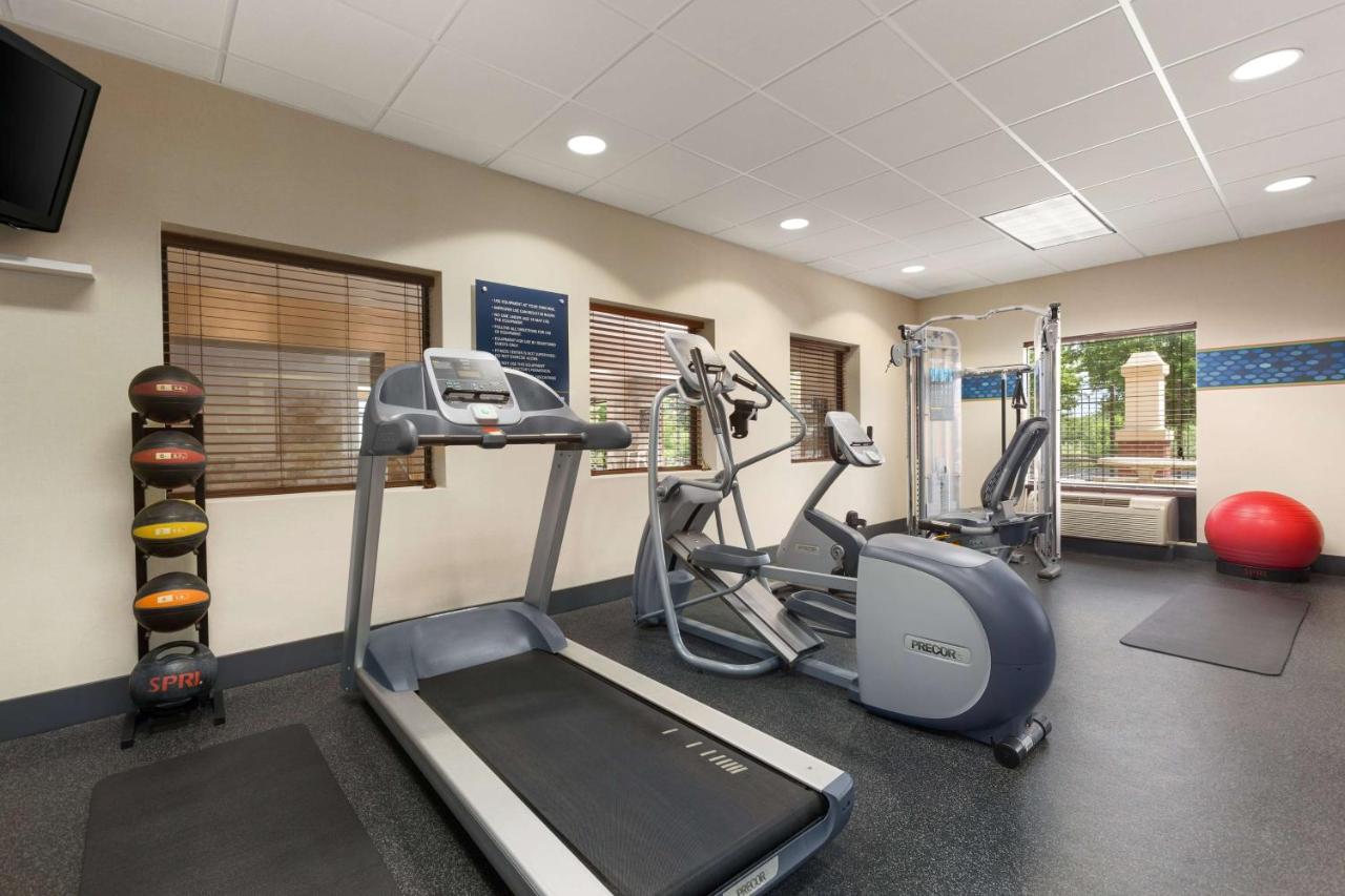 | Hampton Inn & Suites by Hilton Manchester Bedford