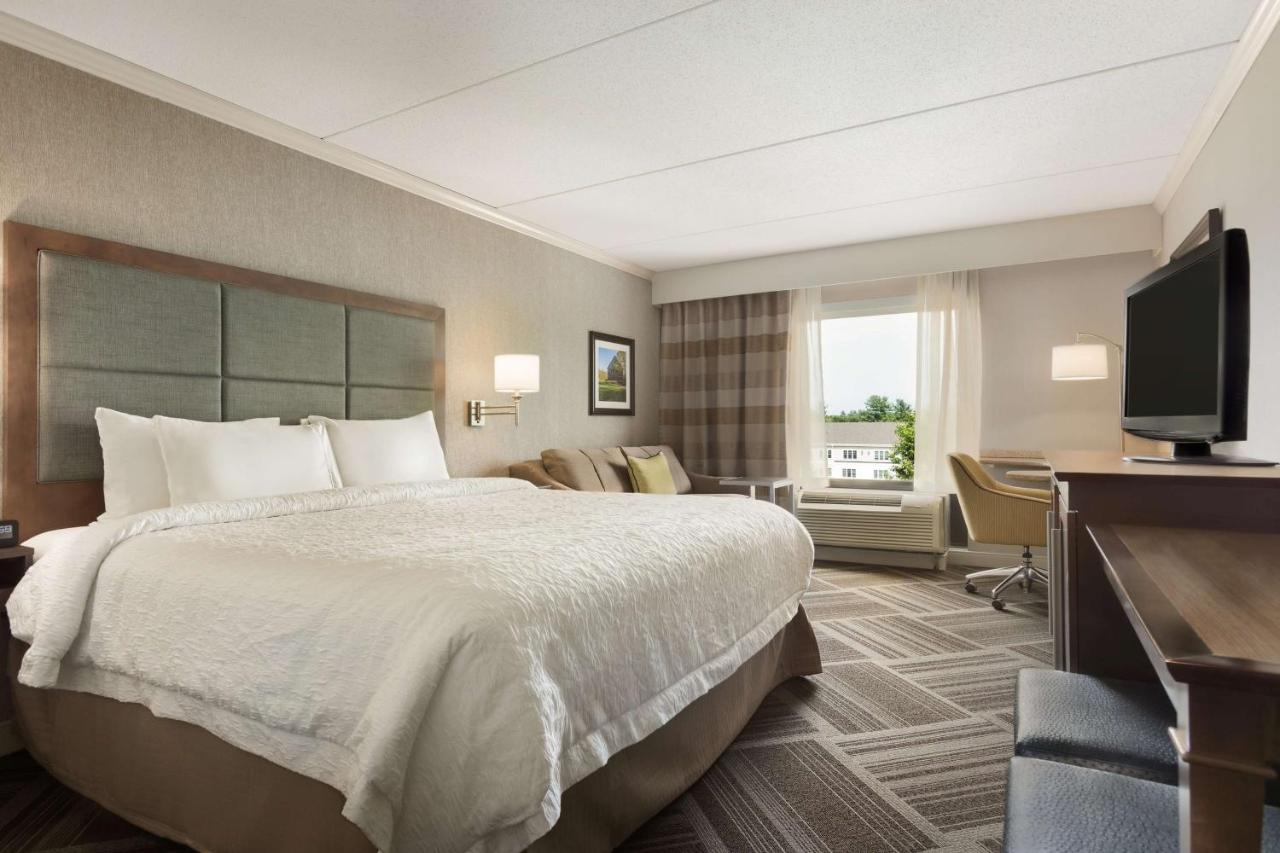  | Hampton Inn & Suites by Hilton Manchester Bedford