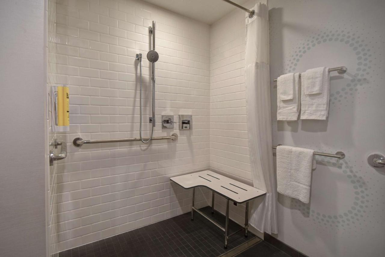 Queen Room with Two Queen Beds and Roll-In Shower - Mobility Accessible at Tru by Hilton Manchester Downtown
