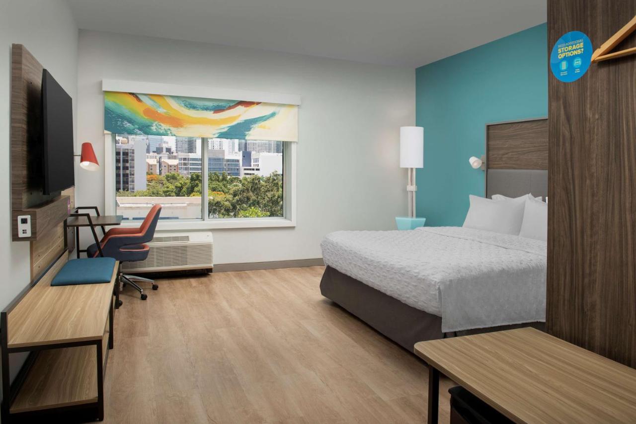 King Room - Mobility Accessible with Roll In Shower at Tru by Hilton Miami West Brickell