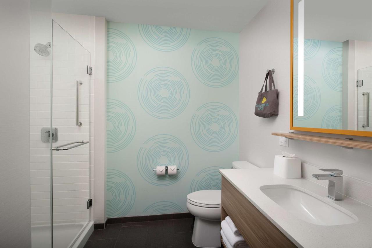 King Room at Tru by Hilton Miami West Brickell