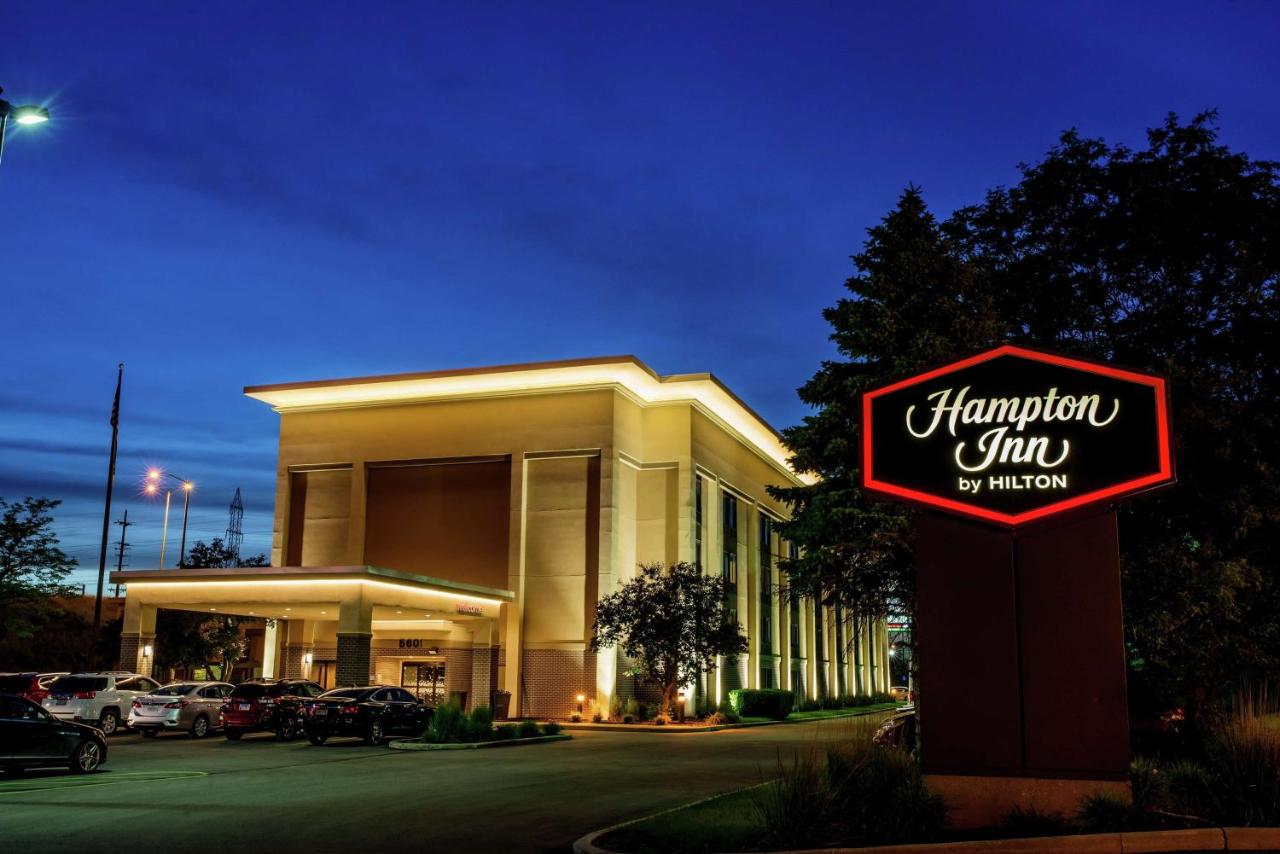 | Hampton Inn Milwaukee Northwest