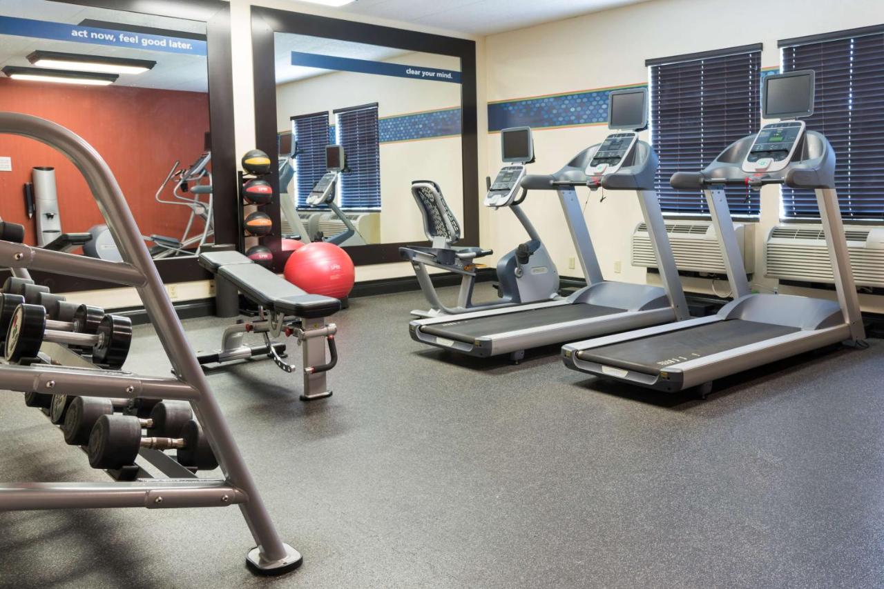 | Hampton Inn Milwaukee Northwest