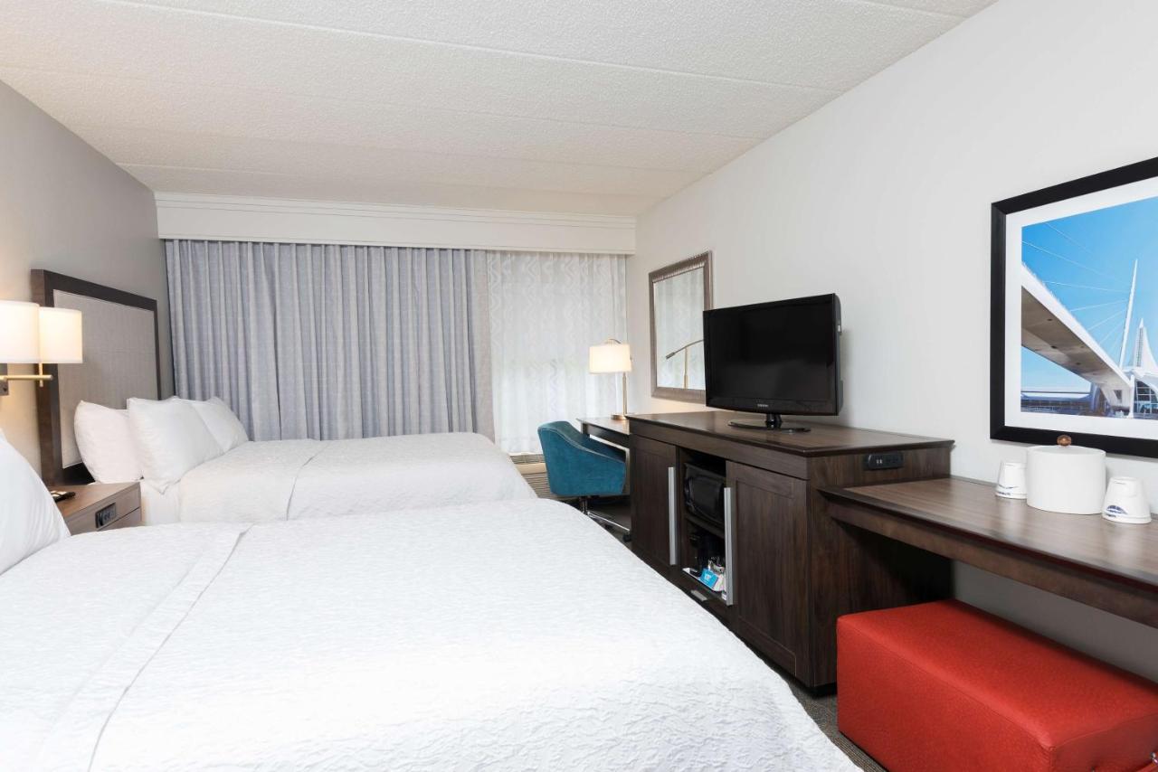 | Hampton Inn Milwaukee Northwest