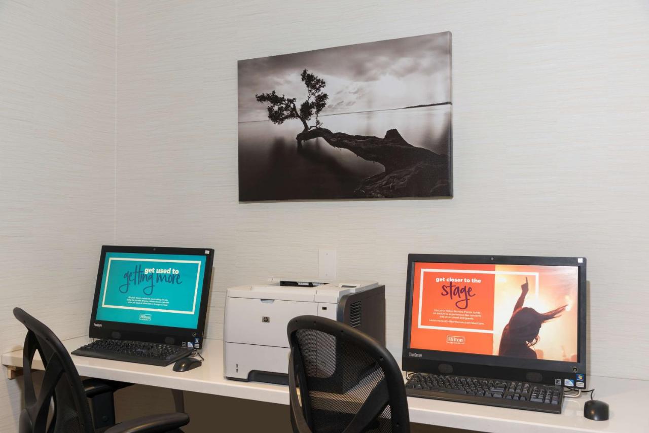 | Hampton Inn Milwaukee Northwest