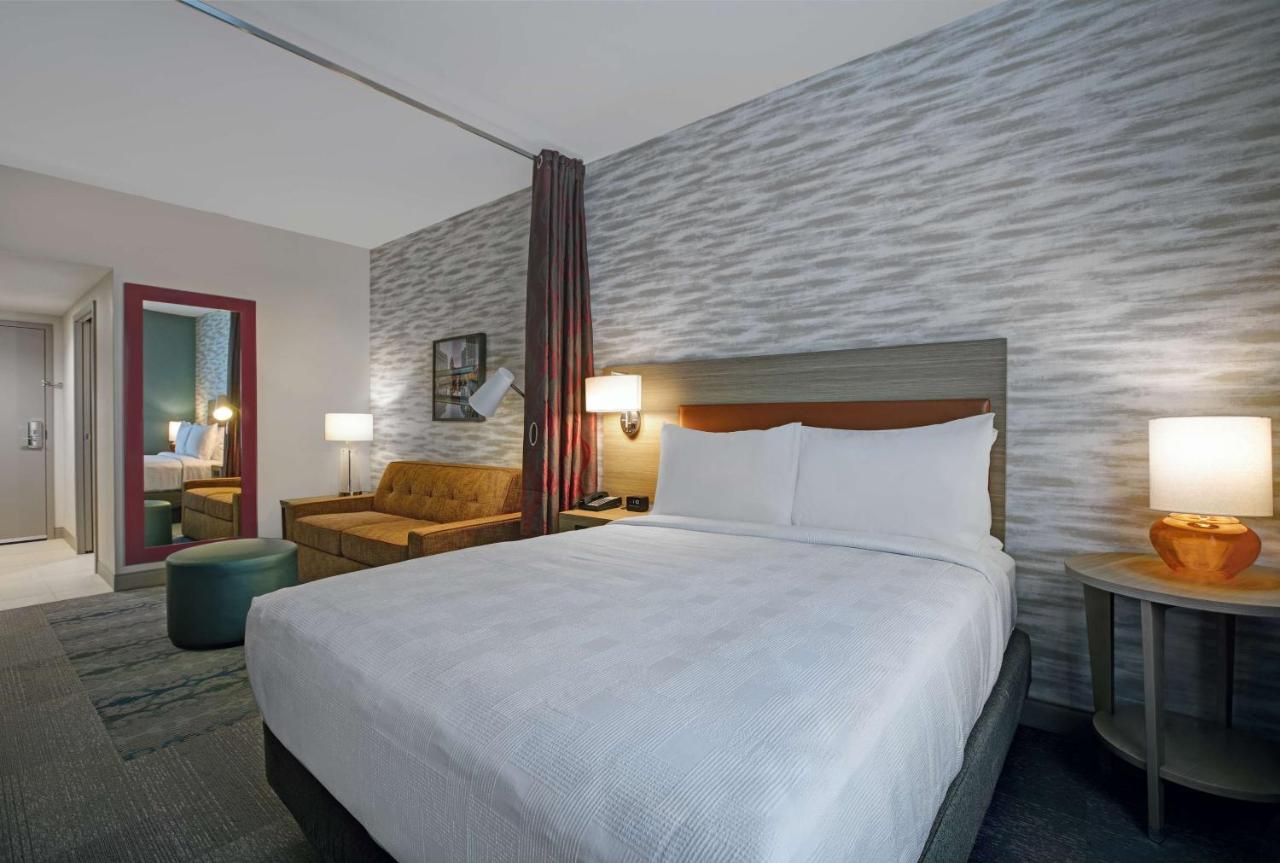 Queen Studio - Non-Smoking at Home2 Suites by Hilton Milwaukee Downtown