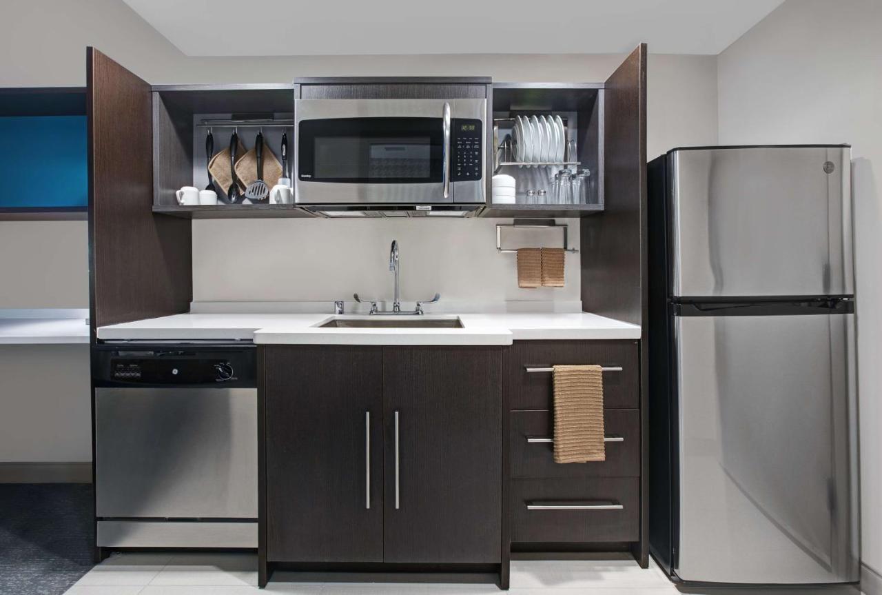 Queen Studio - Non-Smoking at Home2 Suites by Hilton Milwaukee Downtown
