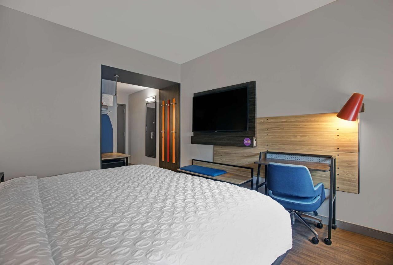 King Room at Tru By Hilton Milwaukee Downtown, WI