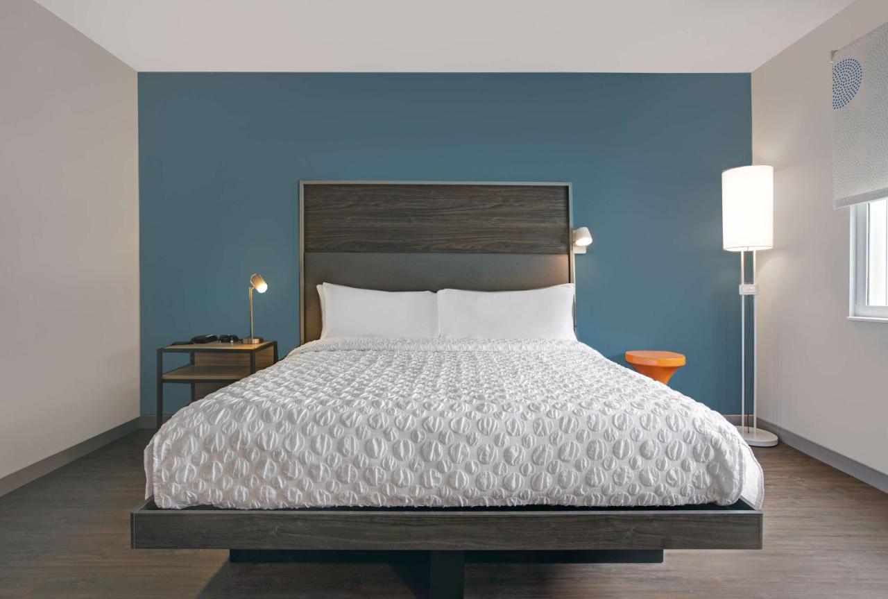 King Room at Tru By Hilton Milwaukee Downtown, WI