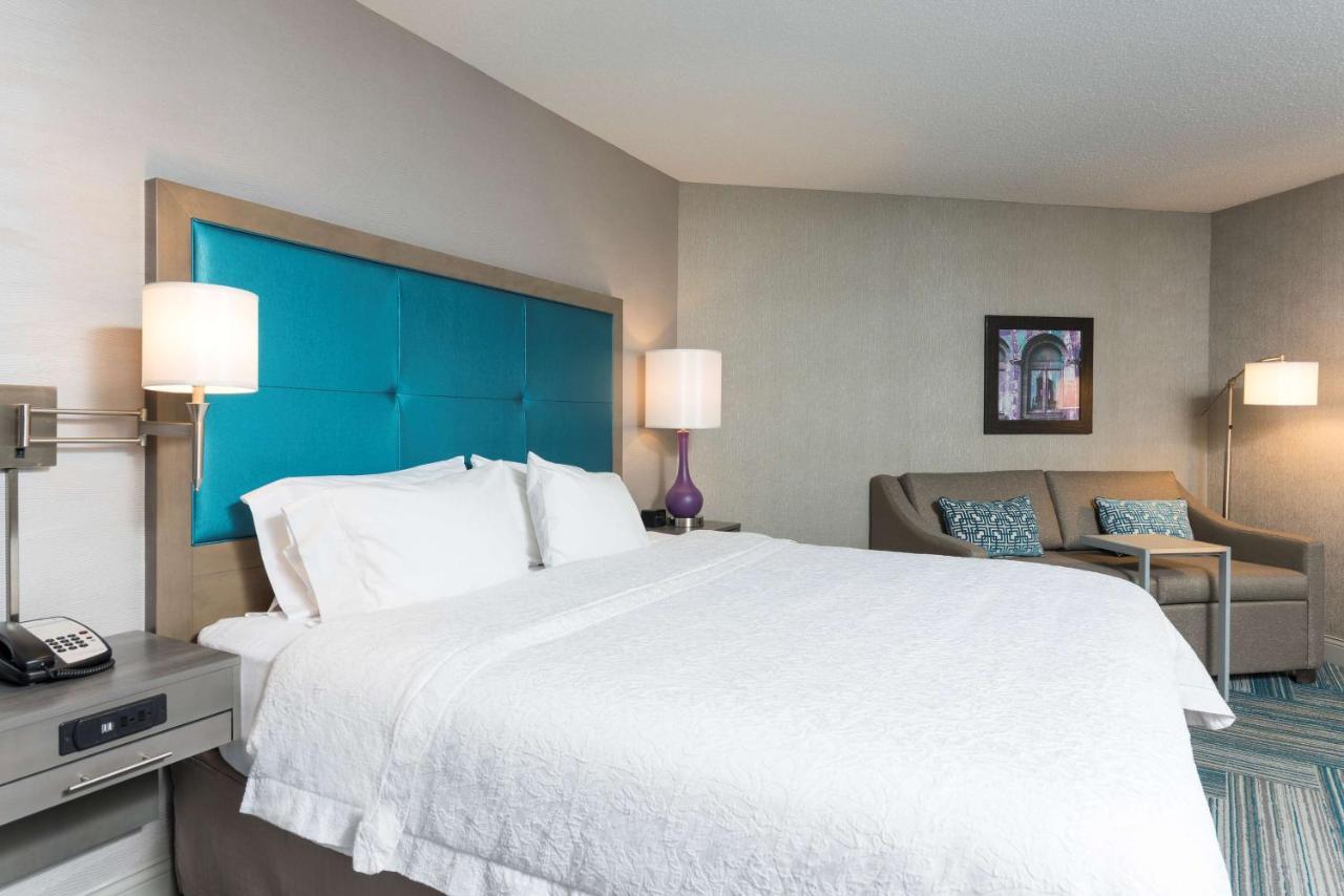 Deluxe King Room at Hampton Inn Midland