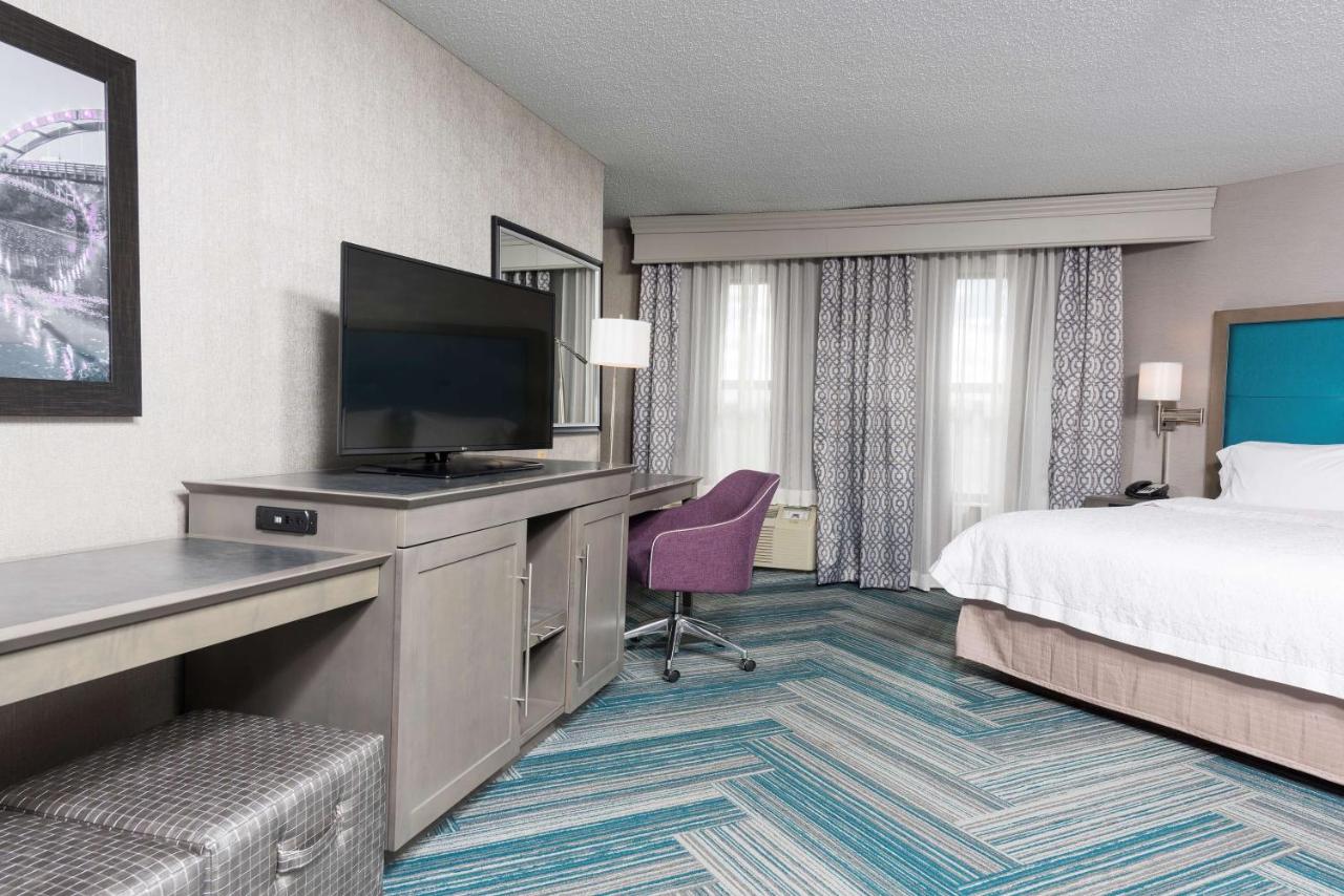 Deluxe King Room at Hampton Inn Midland