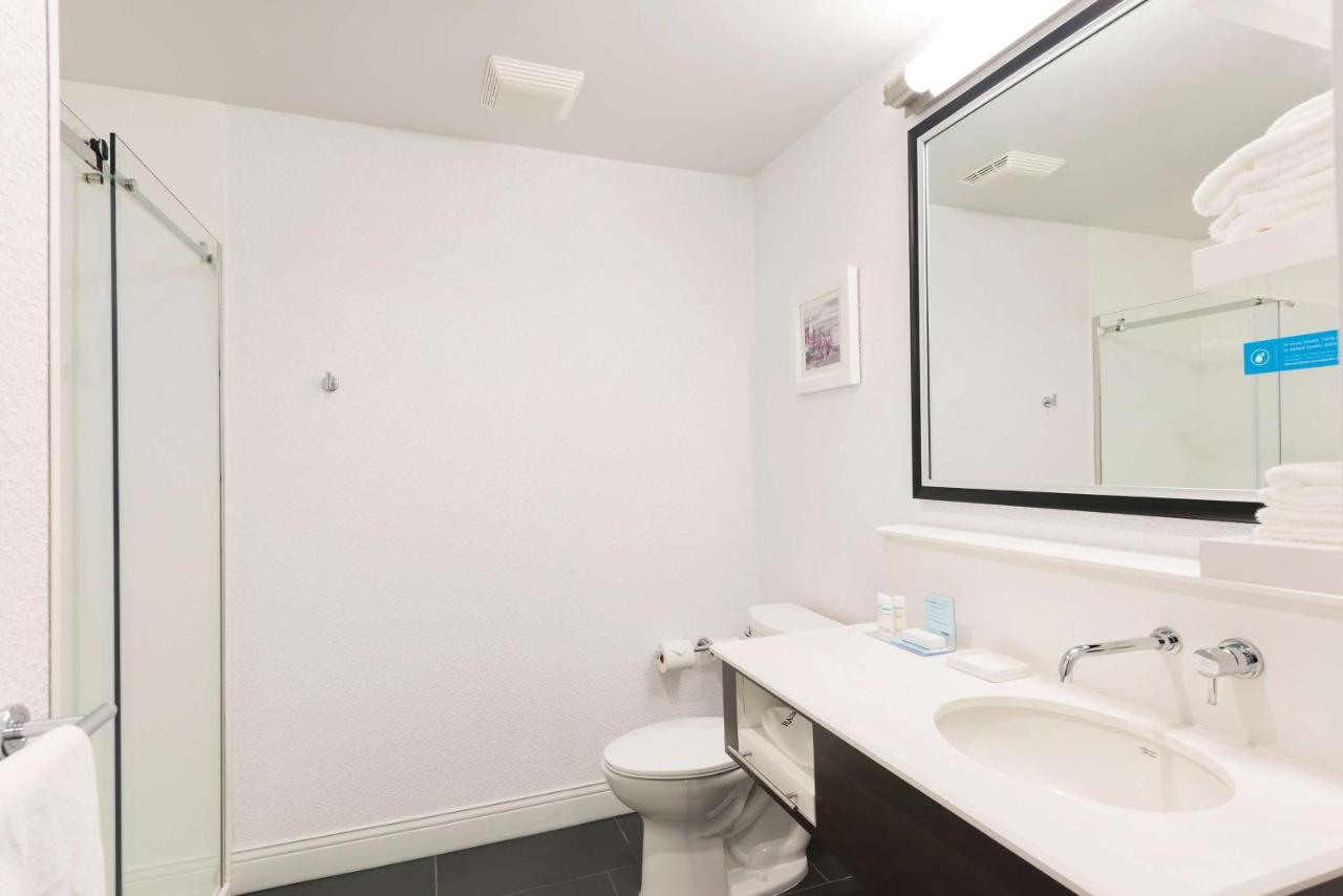 Non-Smoking King Suite with Sofa Bed at Hampton Inn Midland