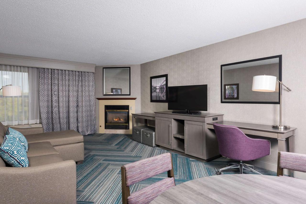 King Suite - Non-Smoking at Hampton Inn Midland