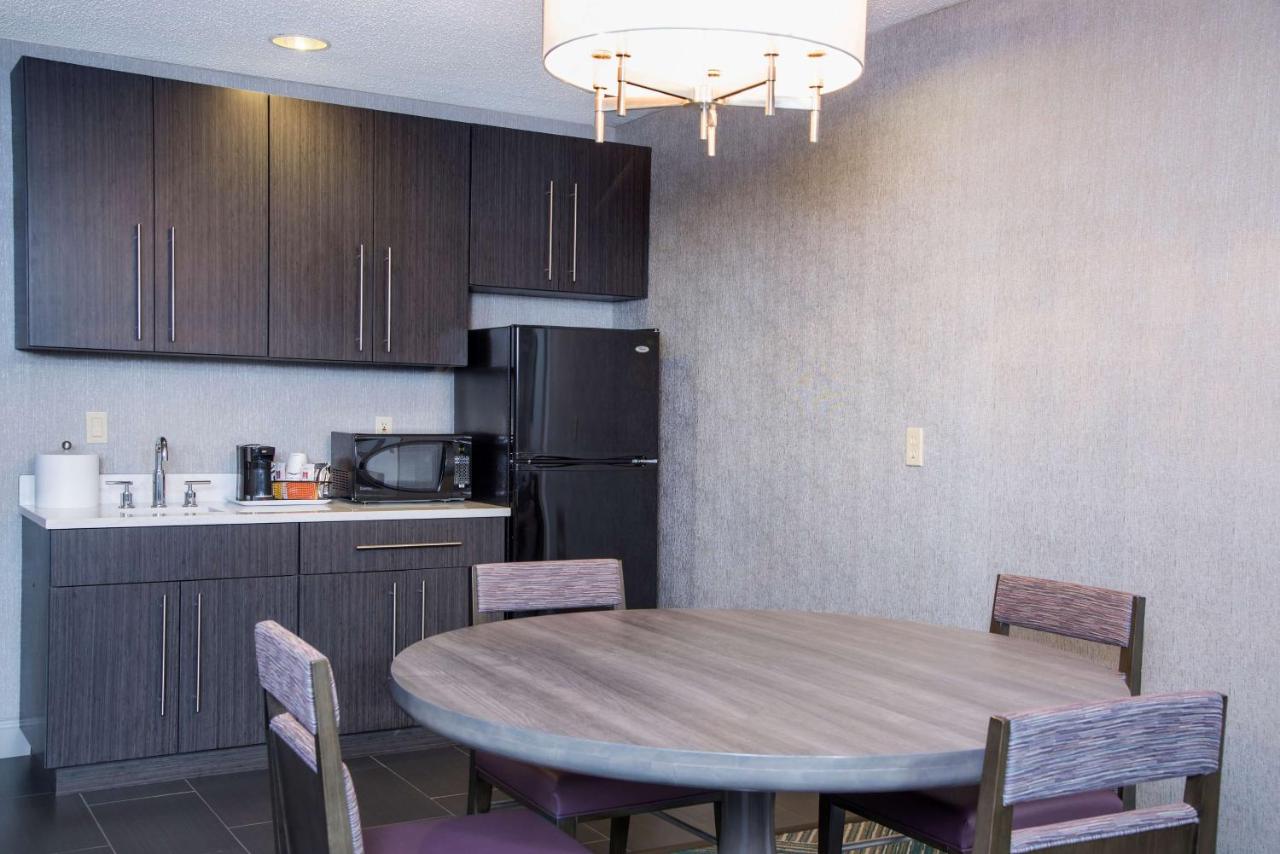 King Suite - Non-Smoking at Hampton Inn Midland