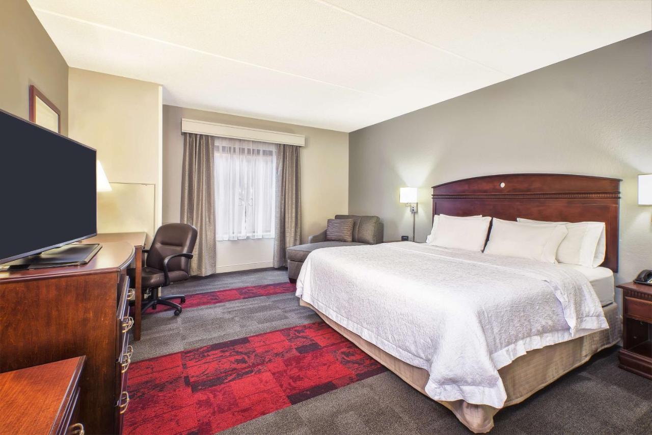 King Room - Disability Access at Hampton Inn & Suites Madison-West