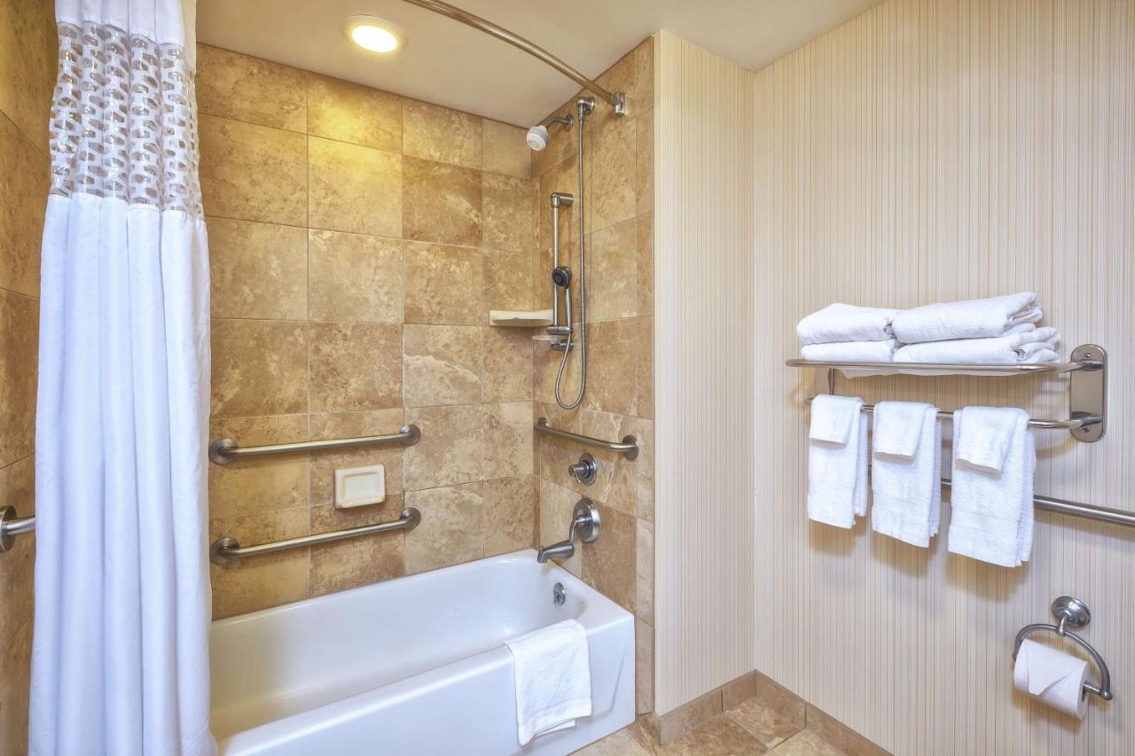 King Room - Disability Access at Hampton Inn & Suites Madison-West
