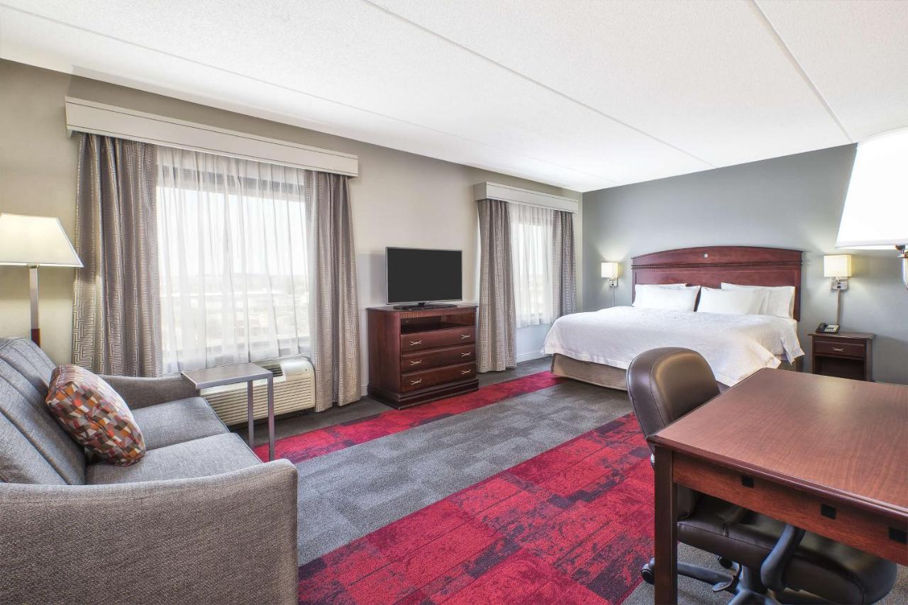 King Studio at Hampton Inn & Suites Madison-West