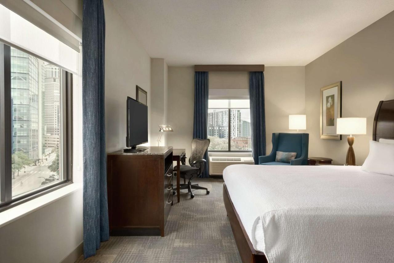 1 King Bed Corner Room at Hilton Garden Inn Minneapolis Downtown
