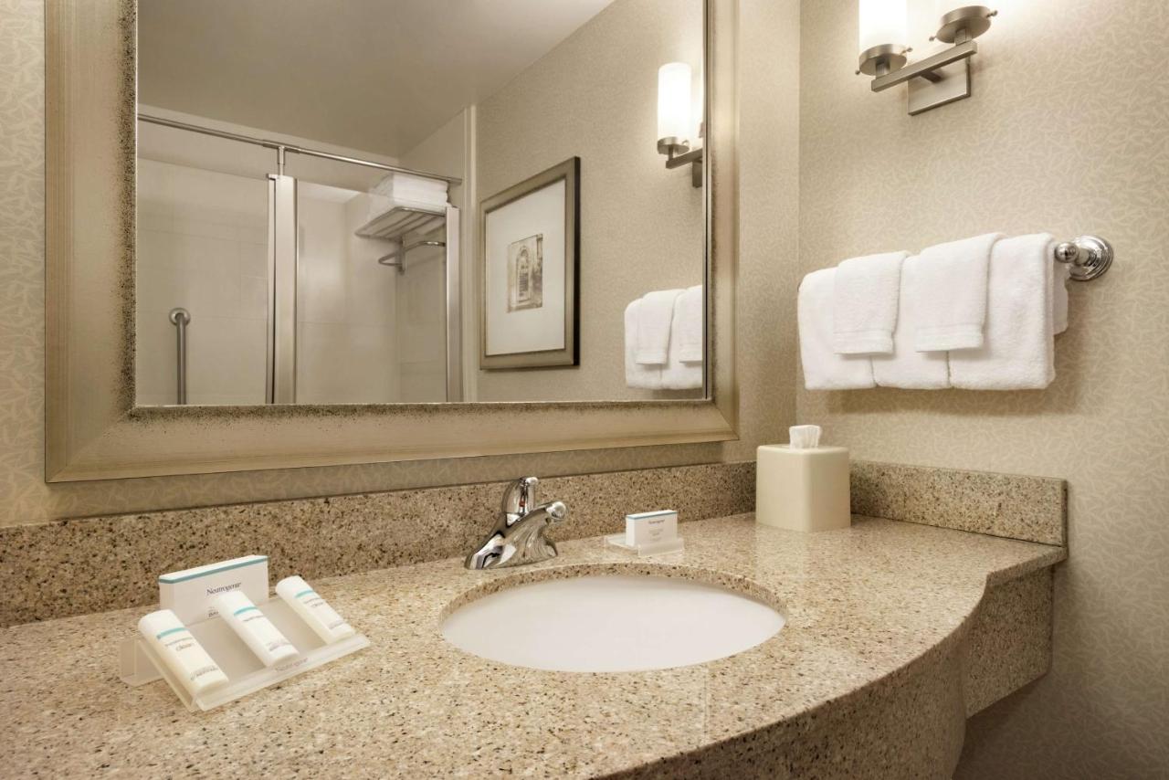 1 King Bed Executive at Hilton Garden Inn Minneapolis Downtown
