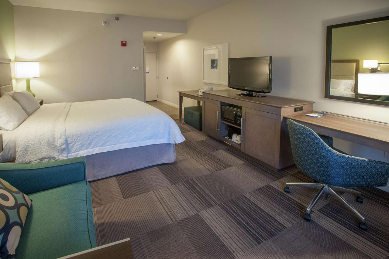 King Study with Sofa Bed - Non-Smoking  at Hampton Inn & Suites New Orleans-Elmwood/Clearview Pkway, LA