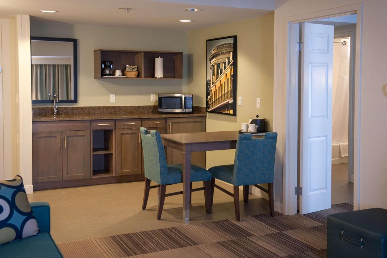King Suite - Non-Smoking at Hampton Inn & Suites New Orleans-Elmwood/Clearview Pkway, LA